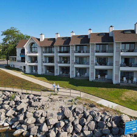 105 Edgewater Inn Charlevoix Exterior foto