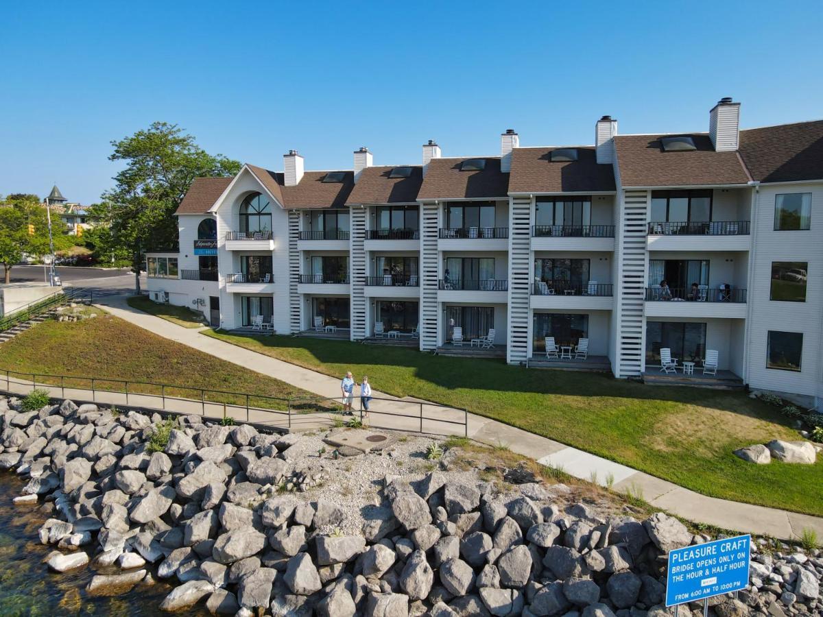 105 Edgewater Inn Charlevoix Exterior foto